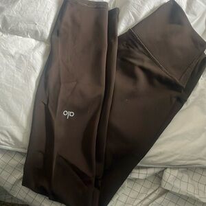 High-Waist Airlift Legging- espresso brown